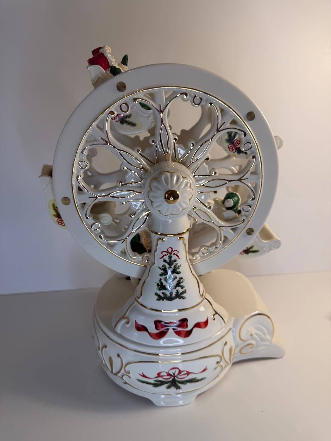Vintage Avon musical Ferris wheel Christmas decoration