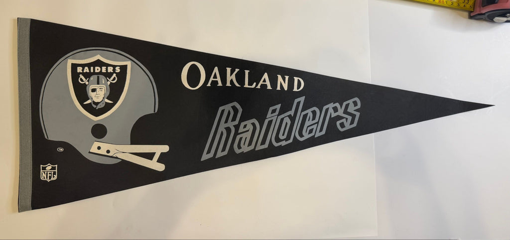 Vintage Oakland Raiders felt pennant front
