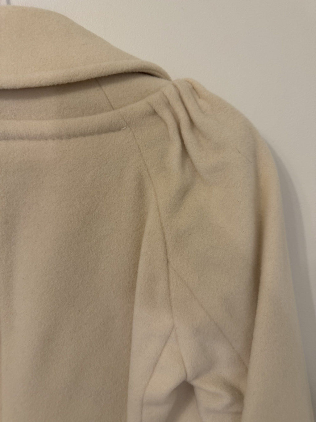 Other shoulder close-up