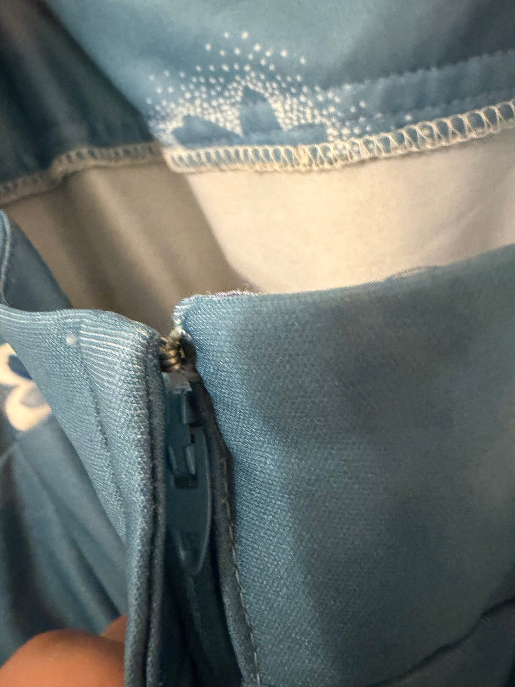 Back zipper detail