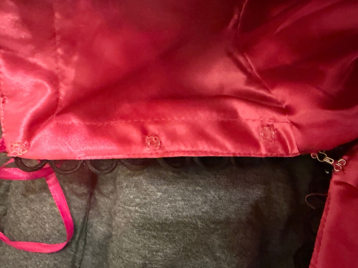 Inside back, three strap attachment points