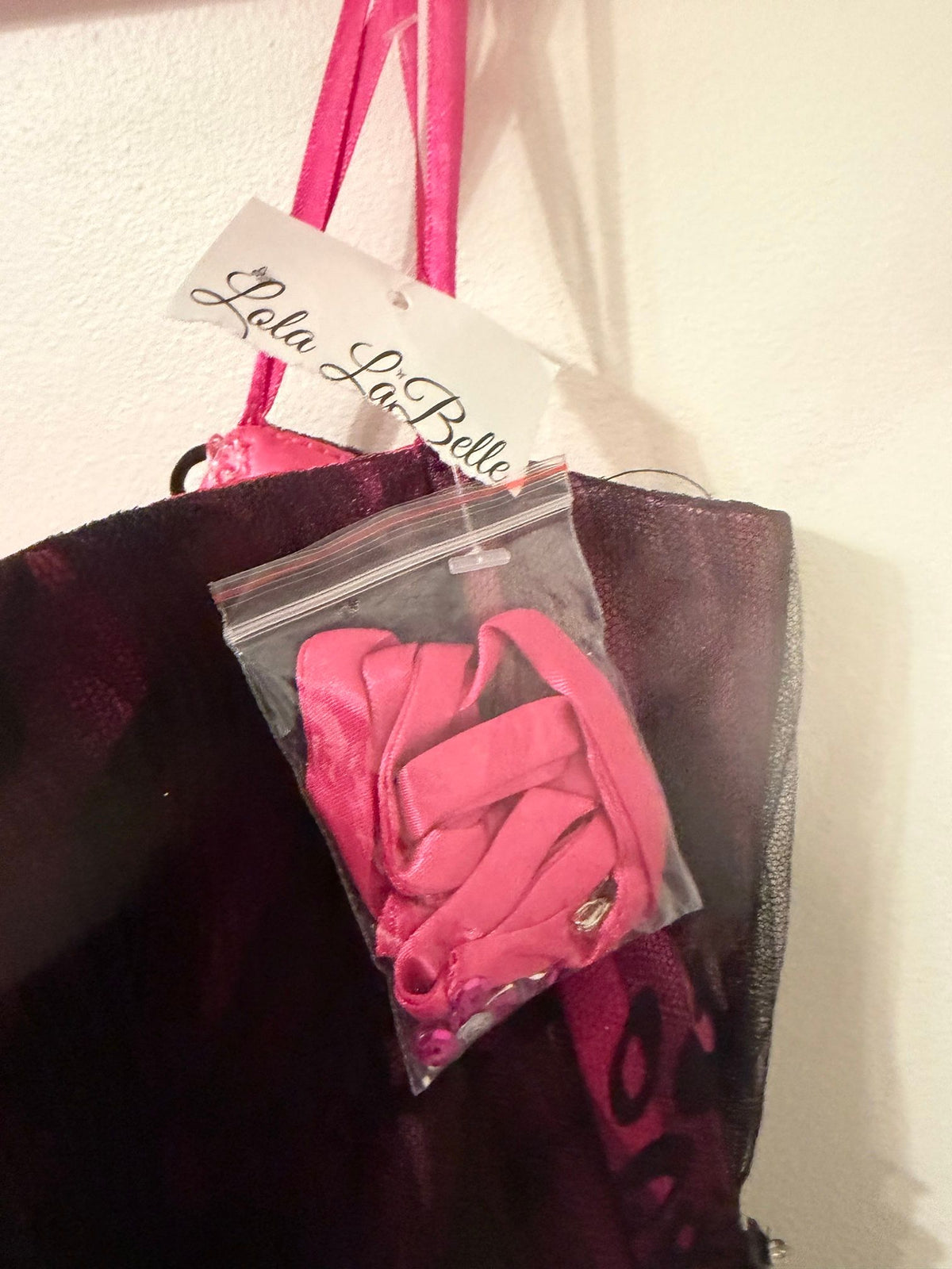 Lola LaBelle tag and extra straps in original bag